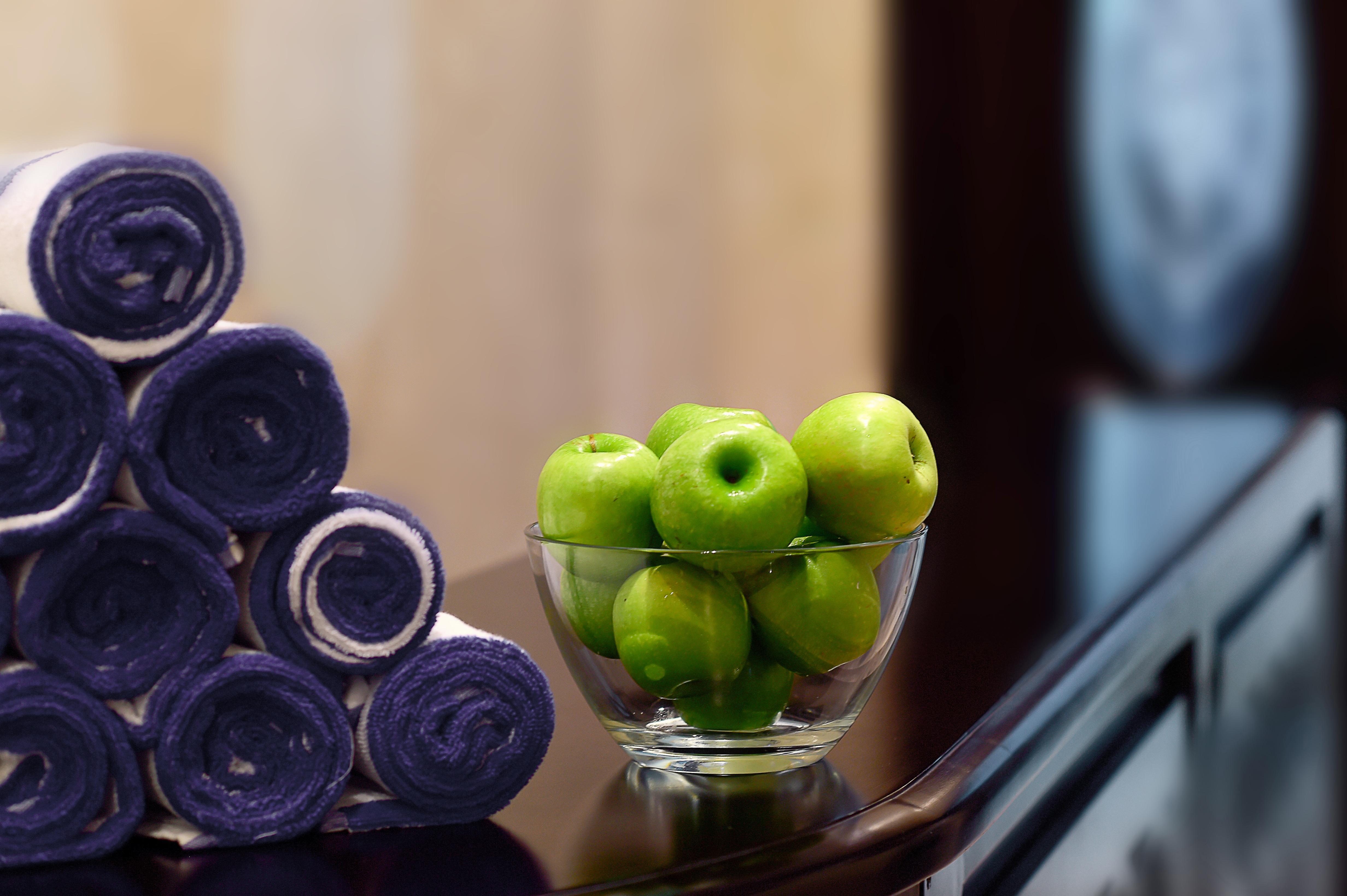 Saraya Corniche Hotel Doha Exterior foto A bowl of apples